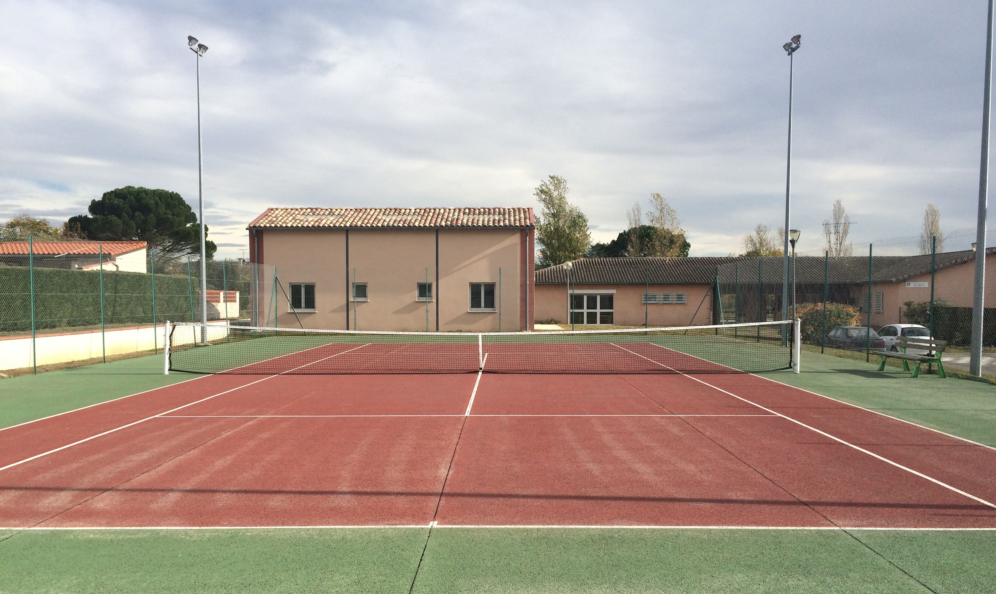 Terrain de tennis